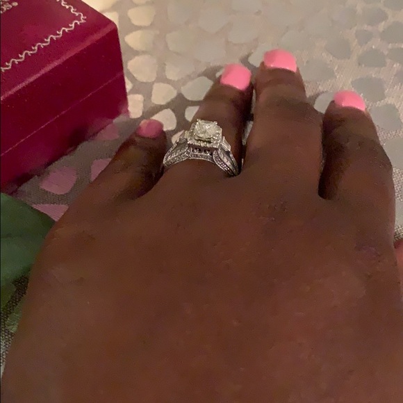 Helzberg 💍Diamonds Engagement Ring💍 - Picture 2 of 6